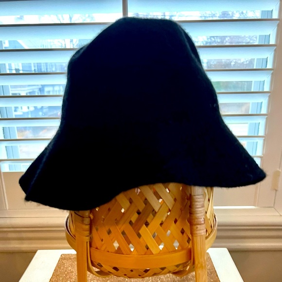 Floppy wool hat - Picture 1 of 2